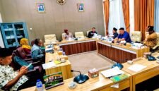 Komisi IV DPRD Pamekasan saat rapat evaluasi bersama Disdikbud. (KLIKMADURA)