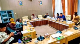 Komisi IV DPRD Pamekasan saat rapat evaluasi bersama Disdikbud. (KLIKMADURA)