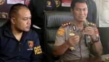 Kapolres Sampang AKBP Hartono didampingi Kasatreskrim IPTU Nur Fajri saat pres rilis terkait kasus dugaan pencabulan. (KLIKMADURA)