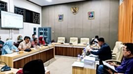 Komisi IV DPRD Pamekasan Saat Rapat Evaluasi Bersama Manajemen RSUD Smart Pamekasan. (KLIKMADURA)