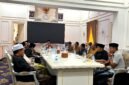 Sejumlah alumni pondok pesantren se-Kecamatan Palengaan bersama tokoh masyarakat berdialog dengan Bupati Pamekasan, KH. Kholilurrahman, Senin (20/7/2026).