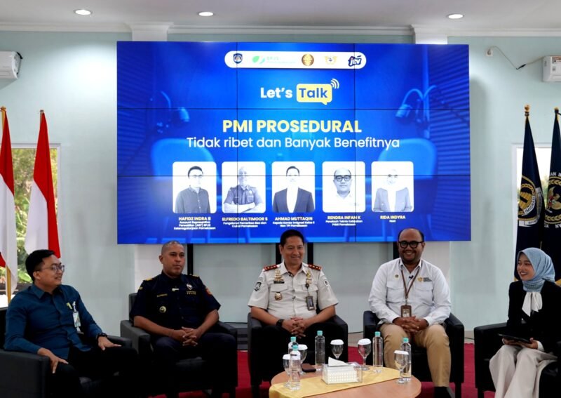 Kepala Kantor Imigrasi Kelas II Non TPI Pamekasan Ahmad Muttaqin saat podcast. (KLIKMADURA)