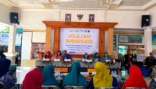 Para peserta antusias ikuti kegiatan program grant immunization yang bertempat di balai Desa Panempan, Pamekasan (ANAS/KLIK MADURA).