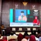 Bupati Pamekasan Dr. KH. Kholilurrahman saat menyampaikan sambutan pada kegiatan sarasehan literasi yang digelar AJP di UIN Madura. (AJP FOR KLIKMADURA)