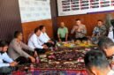 Kapolresta Sumenep Kombes Pol. Ariek Indra Sentanu, S.H., S.I.K., M.H.,  saat menyambangi Kantor SMSI Sumenep. (KLIKMADURA)