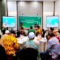 Direktur Network dan Retail Funding BSN, Ari Kurniaman saat menyampaikan sambutan pada acara silaturrahim dengan Mitra Haji dan KBIHU. (FOTO-FOTO: MOH. IQBALUL KHAVEI MZ / KLIKMADURA)