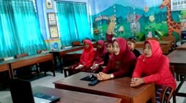 Sejumlah guru dan siswi SDN Gladak Anyar 3 Pamekasan mengikuti sesi wawancara program Sahabat Sekolah Dasar (ISTIMEWA).  