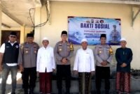Kapolres Sampang AKBP Anang Hardiyanto, S.I.K., foto bersama jajaran pengasuh Pondok Pesantren Miftahut Thullab atau Ponpes Gedangan, Desa Daleman, Kecamatan Kedungdung, Rabu (12/8/2026)