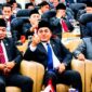 Ketua DPRD Pamekasan, Ali Masykur (tengah) bersama Bupati Pamekasan Dr. KH. Kholilurrahman (kanan) dan Wakil Ketua DPRD Pamekasan, Khairul Umam saat mendengarkan pidato kenegaraan Presiden Prabowo Subianto. (KLIKMADURA)