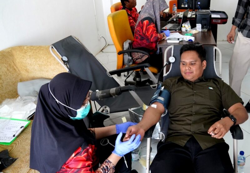 Suasana Donor Darah dan Cek Kesehatan Gratis yang digelar Kantor Imigrasi Kelas II Non TPI Pamekasan. (KLIKMADURA)