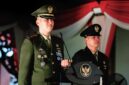 Komandan Kodim (Dandim) Pamekasan Letkol Kav Agus Wibowo Hendratmoko, saat memimpin upacara penurunan bendera merah putih di halaman Pendopo Ronggosukowati Pamekasan, Senin (17/8/2026).
