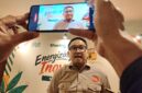 Area Manager Communication, Relation & CSR Pertamina Patra Niaga Regional Jatimbalinus, Ahad Rahedi, saat diwawancara awak media saat menghadiri kegiatan AJP Fiesta 2026 di Hotel Royal Orchid, Batu. (KLIKMADURA)