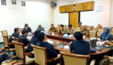 DPRD Sampang menerima audiensi dari DKR dan RSUD dr. Moh. Zyn terkait pasien PAPS. (KLIKMADURA)
