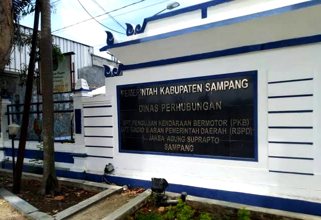 Kantor Dinas Perhubungan (Dishub) Kabupaten Sampang. (KLIKMADURA)