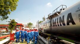 Sejumlah jurnalis se Jatimbalinus saat berkunjung ke Feul Terminal Pertamina di Batu. (KLIKMADURA)