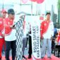 Bupati Pamekasan Dr. Kholilurrahman melepas peserta fun walk RSUD Smart Pamekasan. (KLIKMADURA)