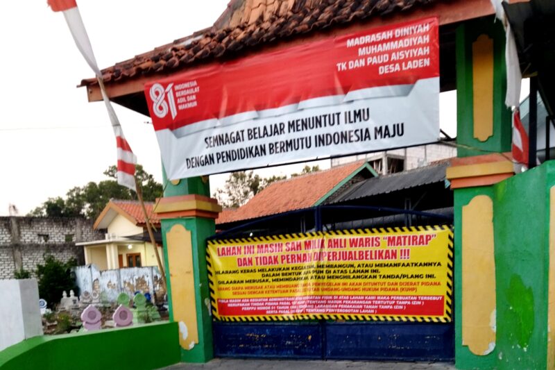 Kondisi TK ABA IV Pamekasan setelah disegel warga yang mengaku ahli waris. (LAILIYATUN NURIYAH / KLIKMADURA)