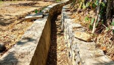 Kondisi proyek Program Percepatan Peningkatan Tata Guna Air Irigasi (P3-TGAI) di Desa Anggersek, Kecamatan Camplong, Kabupaten Sampang. (ALI MUCHTAR / KLIKMADURA)