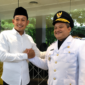 Abdullah Hidayat saat menjabat Wabup Sampang menyambut Rudi Arifiyanto yang kala itu ditunjuk oleh Kemendageri menjadi Pj Bupati Sampang. (DOK. KLIKMADURA)