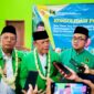 Stafsus Presiden Bidang Ketahanan Pangan, Muhammad Mardiono (tengah) diwawancarai awak media saat menghadiri konsolidasi politik di kantor DPC PPP Pamekasan.