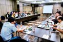 Pansus DPRD Pamekasan saat membahas draf Raperda SOTK bersama tim pengusul, Selasa (8/9/2026).