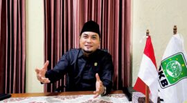 Wakil Ketua DPRD Pamekasan, Khairul Umam saat ditemui diruang kerjanya. (KLIKMADURA)