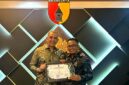 Miftahol Umar foto bersama Pangdam V/ Brawijaya, Mayjen TNI Rudy Saladin. (KLIKMADURA)