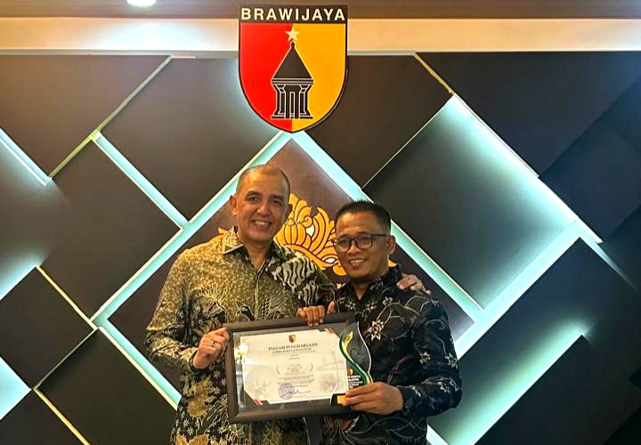 Miftahol Umar foto bersama Pangdam V/ Brawijaya, Mayjen TNI Rudy Saladin. (KLIKMADURA)