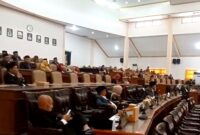 Suasana rapat paripurna DPRD Sampang. (ALI MUCHTAR / KLIKMADURA)