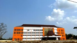 Penampakan Gedung RSD Mohammad Noer Pamekasan di Jalan Trunojoyo. (LAILIYATUN NURIYAH / KLIKMADURA)