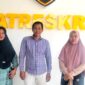 Kuasa hukum ahli waris tanah TK ABA IV, Zaini mendampingi dua orang saksi di Satreskrim Polres Pamekasan (ISTIMEWA).