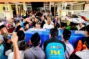 Suasana rumah duka Nurul Rian Hidayat di Desa Teja Timur, Kecamatan Kota, Pamekasan. (MOH. IQBALUL KHAVEI MZ / KLIKMADURA)