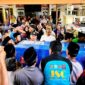 Suasana rumah duka Nurul Rian Hidayat di Desa Teja Timur, Kecamatan Kota, Pamekasan. (MOH. IQBALUL KHAVEI MZ / KLIKMADURA)