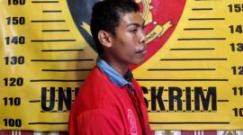 MR, warga Kecamatan Kokop, Kabupaten Bangkalan saat diamankan Polres Sampang atas kasus curanmor. (KLIKMADURA)
