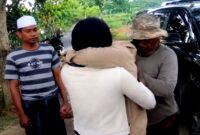 Tangkapan layar video kepulangan salah satu penumpang KM Virgo Transport 8 asal Sampang yang selamat dari tragedi tenggelam. (KLIKMADURA)