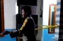 Polisi melakukan olah TKP dugaan penganiayaan di Kecamatan Tambelangan, Sampang. (KLIKMADURA)