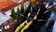 Dekor Daul Semut Ireng saat tampil dalam pertunjukan musik daul. (TANGKAPAN LAYAR)