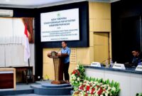 Sekertaris Fraksi Gelora Perjuangan, Nadi Mulyadi, saat menyampaikan pandangan umum fraksi pada rapat paripurna beberapa waktu lalu. (MOH. IQBALUL KHAVEI MZ / KLIKMADURA)