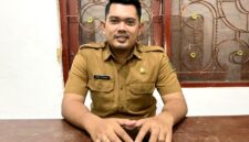 Kabid Olahraga Prestasi Disporapar Pamekasan R. Seprianggi Permana Putra saat ditemui di ruang kerjanya, Senin (28/9/2026). (LAILIYATUN NURIYAH/KLIK MADURA)
