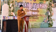 Bupati Sumenep, Achmad Fauzi Wongsojudo menyampaikan sambutan saat menghadiri Pekan Literasi 2026 di SMAN 1 Sumenep. (KLIKMADURA)