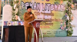 Bupati Sumenep, Achmad Fauzi Wongsojudo menyampaikan sambutan saat menghadiri Pekan Literasi 2026 di SMAN 1 Sumenep. (KLIKMADURA)