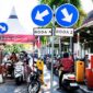 Pengendara saat antri di tempat parkir RSUD Smart Pamekasan. (MOH. IQBALUL KUAVEI MZ / KLIKMADURA)
