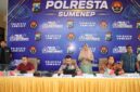 Kapolresta Sumenep Kombes Pol. Ariek Indra Sentanu saat memimpin pres rilis Operasi Sikat Semeru 2026. (HUMAS POLRESTA SUMENEP FOR KLIKMADURA)