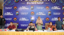 Kapolresta Sumenep Kombes Pol. Ariek Indra Sentanu saat memimpin pres rilis Operasi Sikat Semeru 2026. (HUMAS POLRESTA SUMENEP FOR KLIKMADURA)