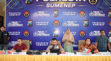 Kapolresta Sumenep Kombes Pol. Ariek Indra Sentanu saat memimpin pres rilis Operasi Sikat Semeru 2026. (HUMAS POLRESTA SUMENEP FOR KLIKMADURA)