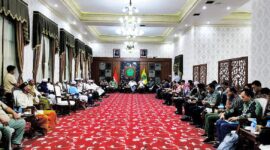 Suasana saat puluhan ulama menyampaikan aspirasi kepada bupati dan forkopimda di Ruang Peringgitan Dalam, Mandhapa Agung Ronggosukowati Pamekasan. (MOH. IQBALUL KHAVEI MZ / KLIKMADURA)