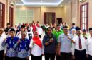 Peserta bimtek pengelolaan dan pertanggungjawaban bantuan keuangan partai politik foto bersama usai kegiatan. (KLIKMADURA)