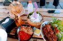 Sajian kuliner bebek songkem di salah satu rumah makan di Kabupaten Sampang. (ALI MUCHTAR / KLIKMADURA)
