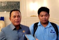 Kowil BGN Pamekasan Haryanto Rahmansyah Tri Arif bersama Ketua Satgas MBG Pamekasan H. Sukriyanto saat sesi wawancara beberapa waktu lalu (LAILIYATUN NURIYAH/KLIK MADURA).