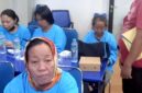 Nurul Hasanah, warga Kelurahan Rong Tengah, Kecamatan / Kabupaten Sampang saat berada di tempat kerja. (ISTIMEWA)